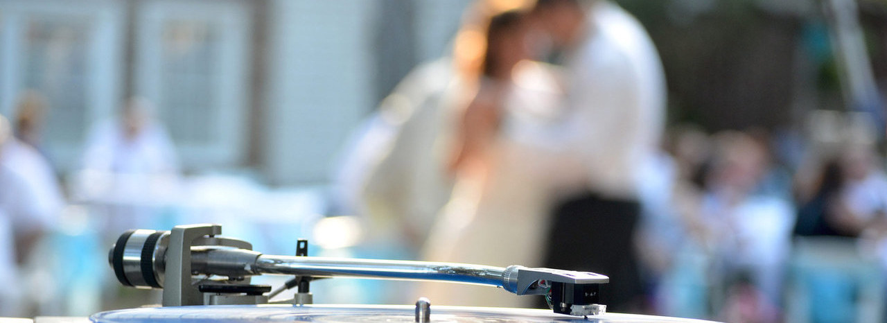 Wedding-First-Dance-and-Turntable_1280x466